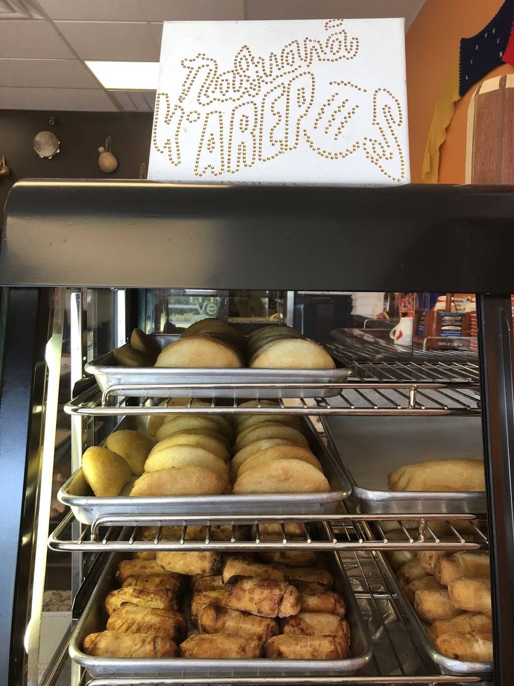 Naguará Karepas | restaurant | 2751 South Chickasaw Trail Suite 101 Suite 101, Orlando, FL 32829, USA | 4076684957 OR +1 407-668-4957