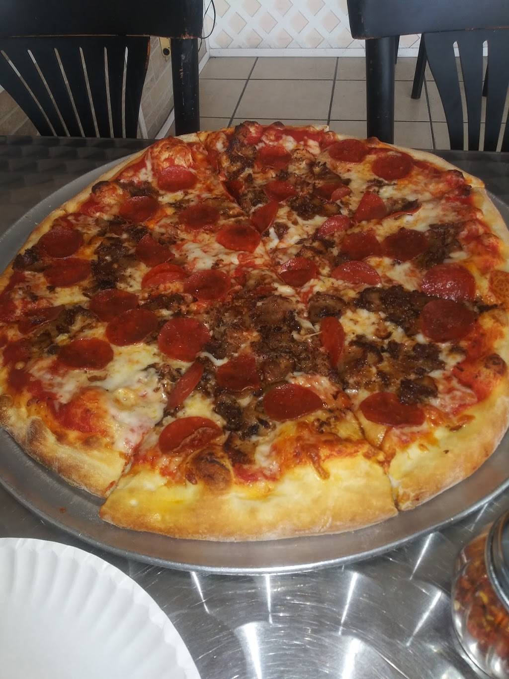 Sams Pizza | restaurant | 928 Belvedere Rd, West Palm Beach, FL 33405, USA | 5618351394 OR +1 561-835-1394