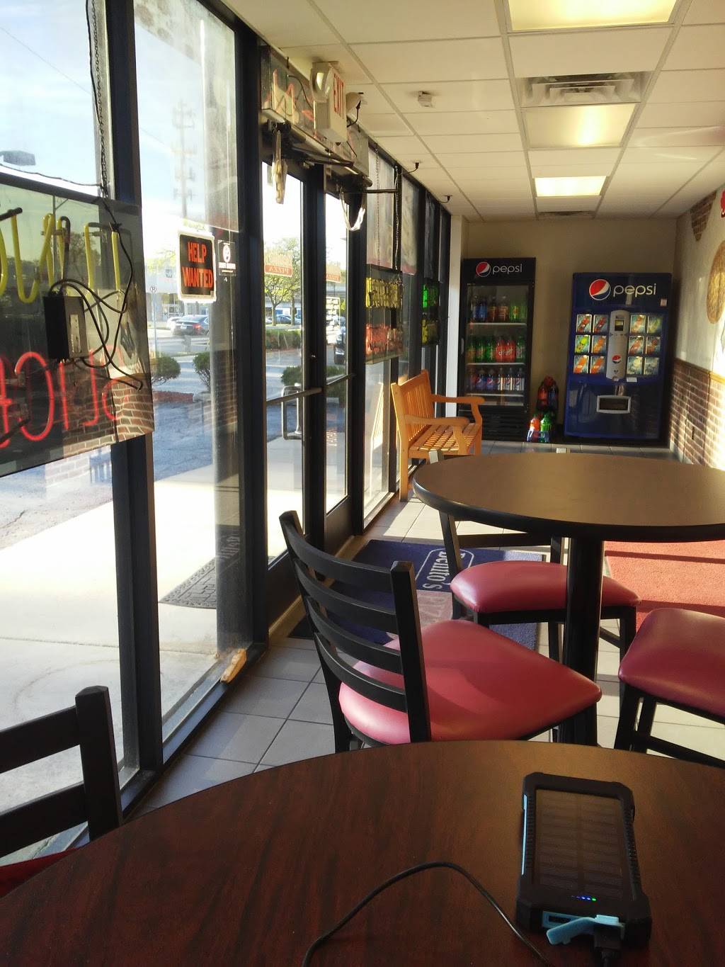 Benitos Pizza Royal Oak ???? Order Pizza Delivery Online | meal delivery | 1700 Rochester Rd, Royal Oak, MI 48067, USA | 2487445555 OR +1 248-744-5555