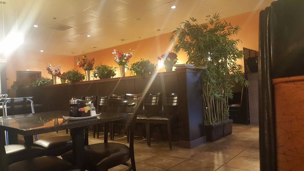 Golden Ginger | restaurant | 268 E Stetson Ave, Hemet, CA 92543, USA | 9516522266 OR +1 951-652-2266