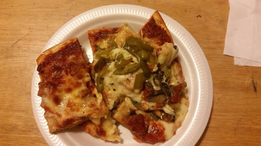 Chucks Pizza | restaurant | 10123 S Western Ave, Chicago, IL 60643, USA | 7732334282 OR +1 773-233-4282