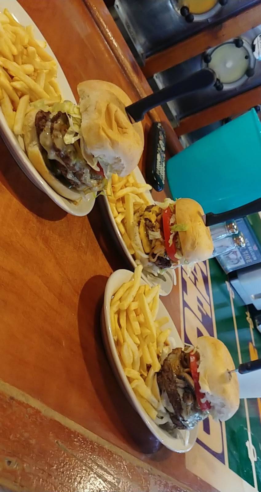 Sidelines Grill | restaurant | 20116 Plank Rd, Zachary, LA 70791, USA | 2256543354 OR +1 225-654-3354