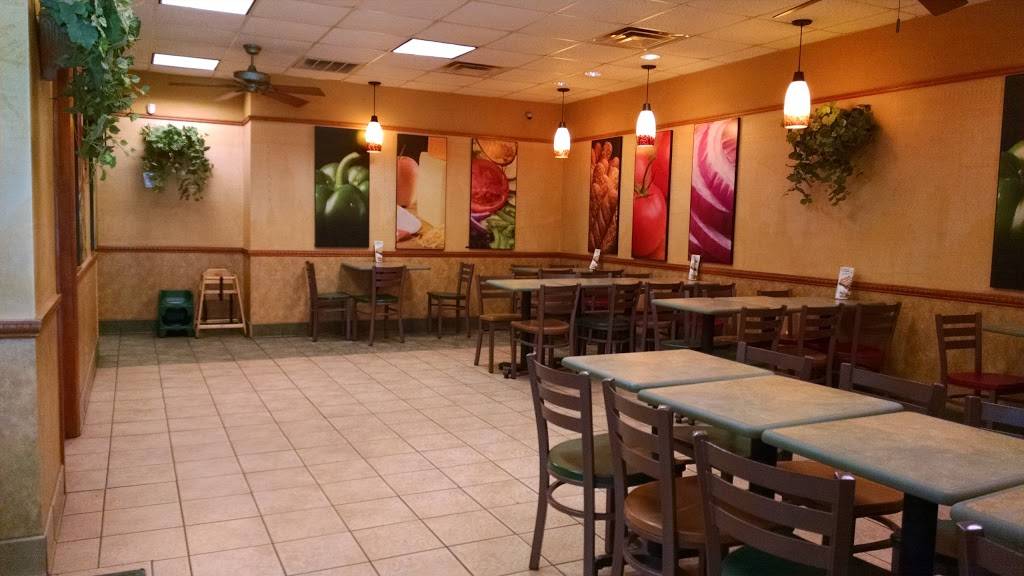 Subway | restaurant | 806 E Wade St #6, Trenton, FL 32693, USA | 3524638001 OR +1 352-463-8001