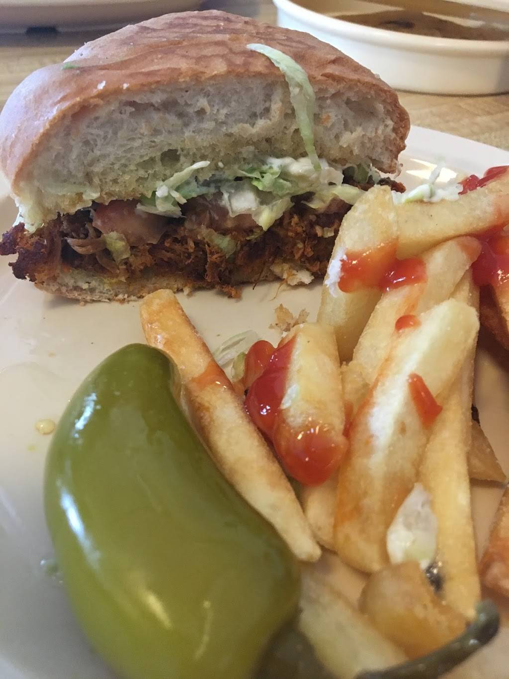 El Ramffles | restaurant | 2981 N Grand Ave #3, Nogales, AZ 85621, USA | 5207614452 OR +1 520-761-4452