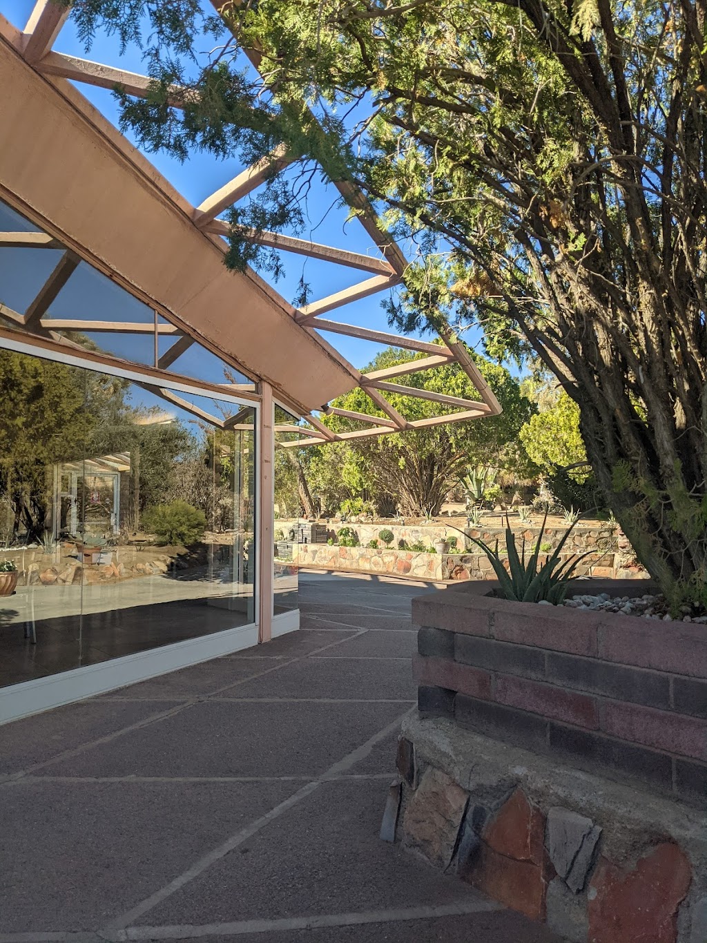 Food for Thought Café | restaurant | 59700 Twentynine Palms Highway at the Joshua Tree Retreat Center, Joshua Tree, CA 92252, USA | 7604699764 OR +1 760-469-9764