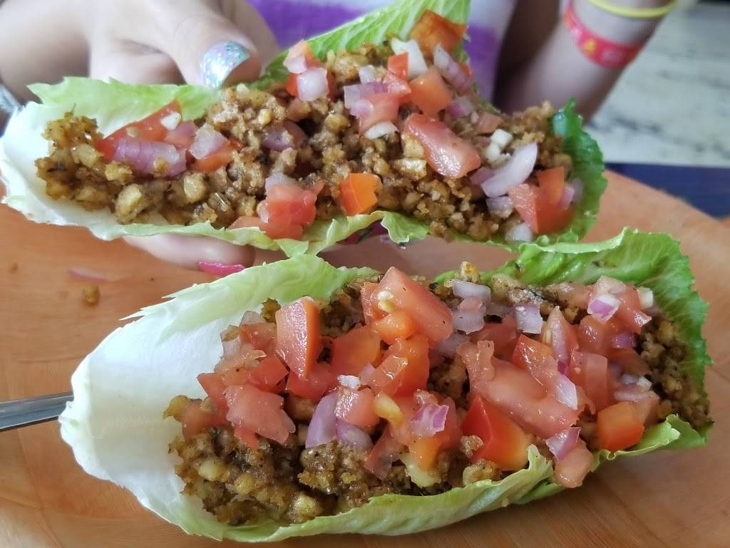 Jacq n Dianes Juice Box | restaurant | 3034 Grange Hall Rd, Holly, MI 48442, USA | 2483698034 OR +1 248-369-8034