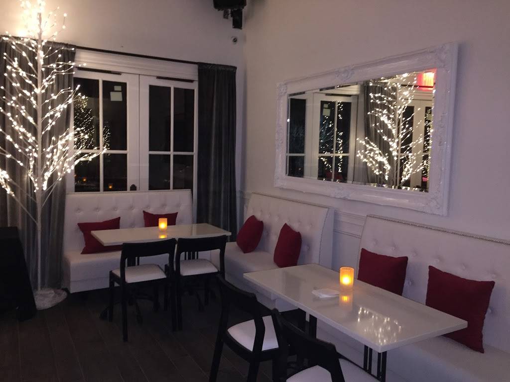 Chalet | restaurant | 1 Railroad Ave, Roslyn, NY 11576, USA | 5166217975 OR +1 516-621-7975