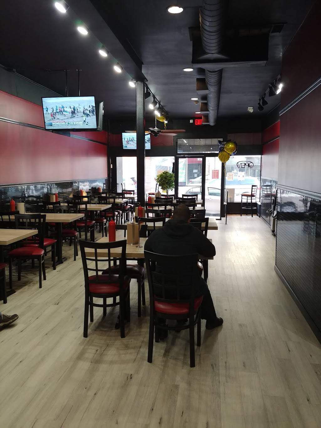 Frank Burger | restaurant | 314 Queen Anne Rd, Teaneck, NJ 07666, USA | 2018178888 OR +1 201-817-8888