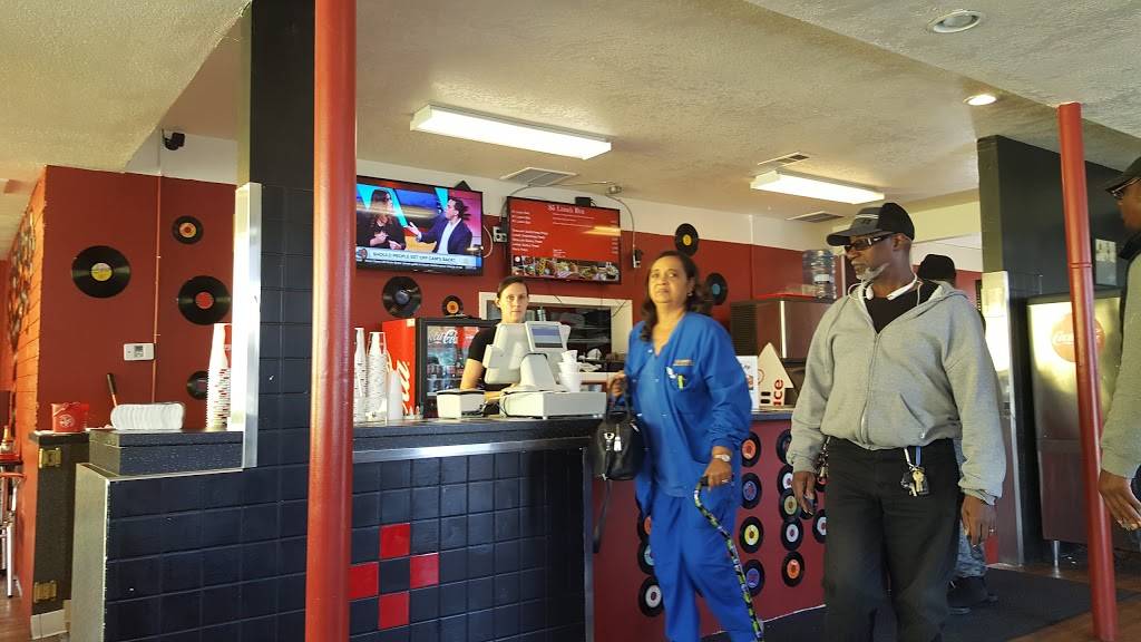 Kikis Chicken Place | restaurant | 5110 Auburn Blvd, Sacramento, CA 95841, USA | 9165500146 OR +1 916-550-0146