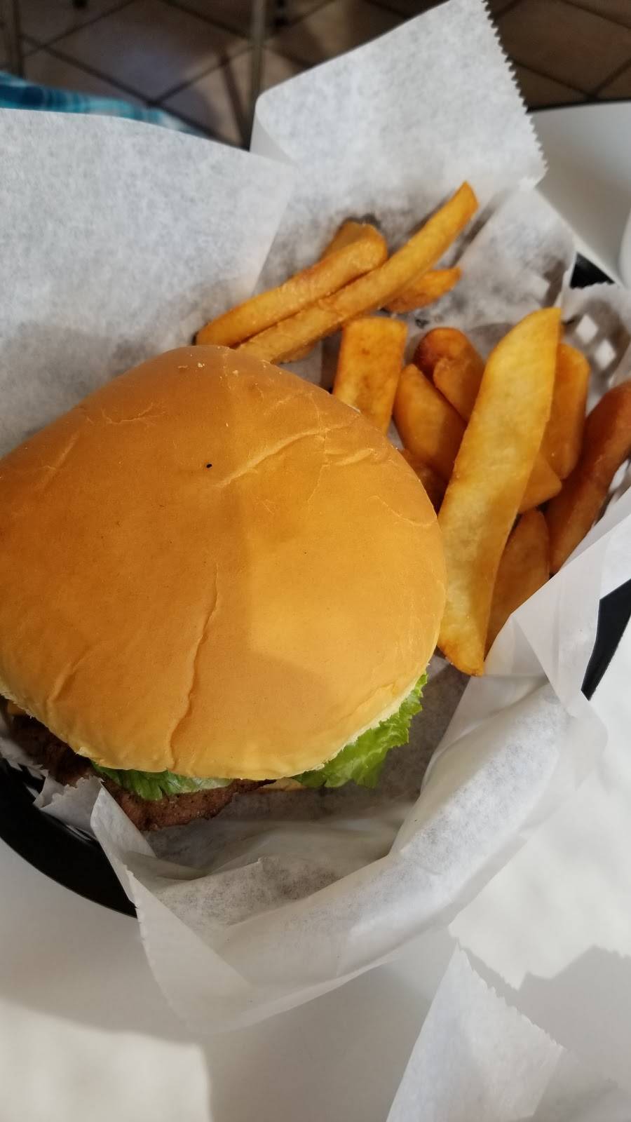 Mini Corral | restaurant | 1500 Main St, Alton, IL 62002, USA | 6184620400 OR +1 618-462-0400