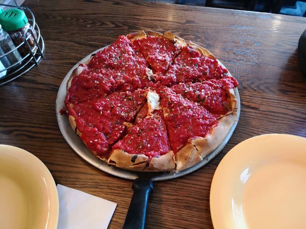 Mios Pizzeria Pub | restaurant | 2634 Vine St, Cincinnati, OH 45219, USA | 5132816467 OR +1 513-281-6467