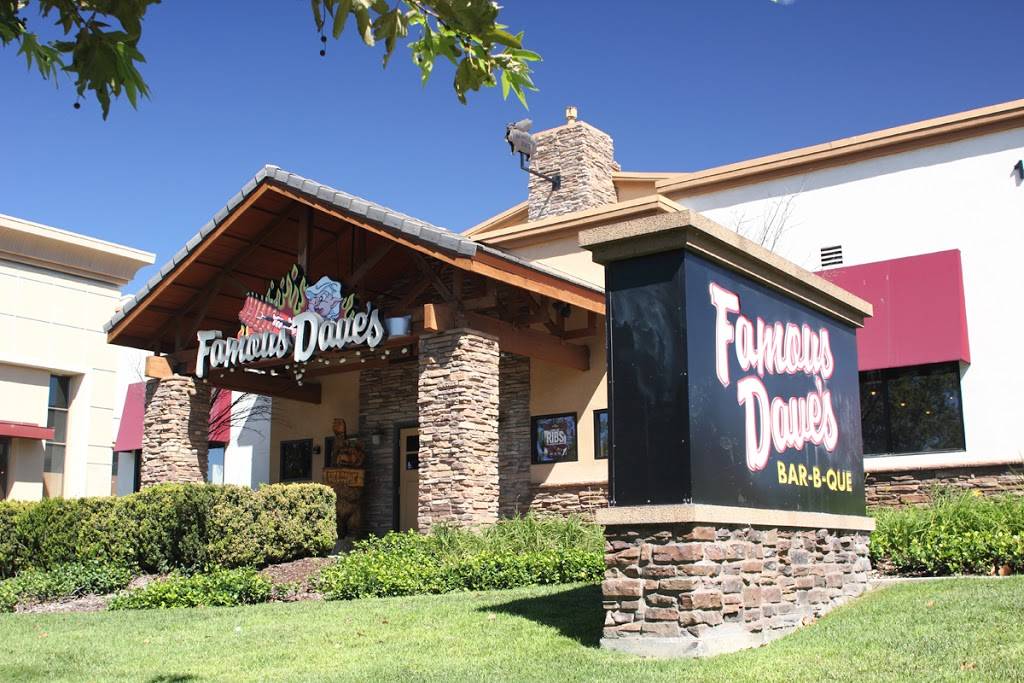 Famous Daves Bar-B-Que | restaurant | 11470 Fourth St, Rancho Cucamonga, CA 91730, USA | 9094812271 OR +1 909-481-2271