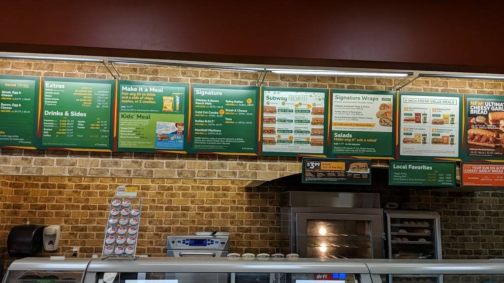 Subway | meal takeaway | 200 Quebec St, Denver, CO 80230, USA | 3033643134 OR +1 303-364-3134