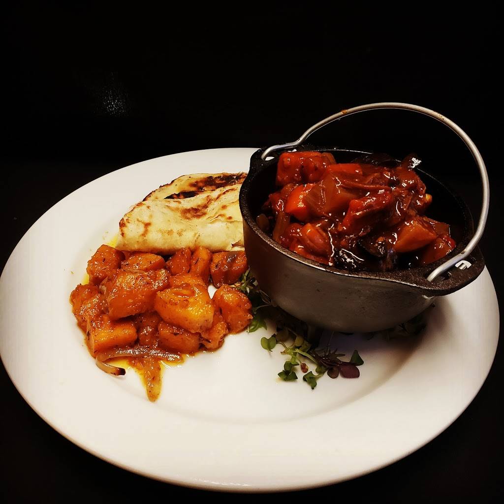 The Zulu Hut | restaurant | 67 Bow St 2nd Floor, Portsmouth, NH 03801, USA | 6035010111 OR +1 603-501-0111