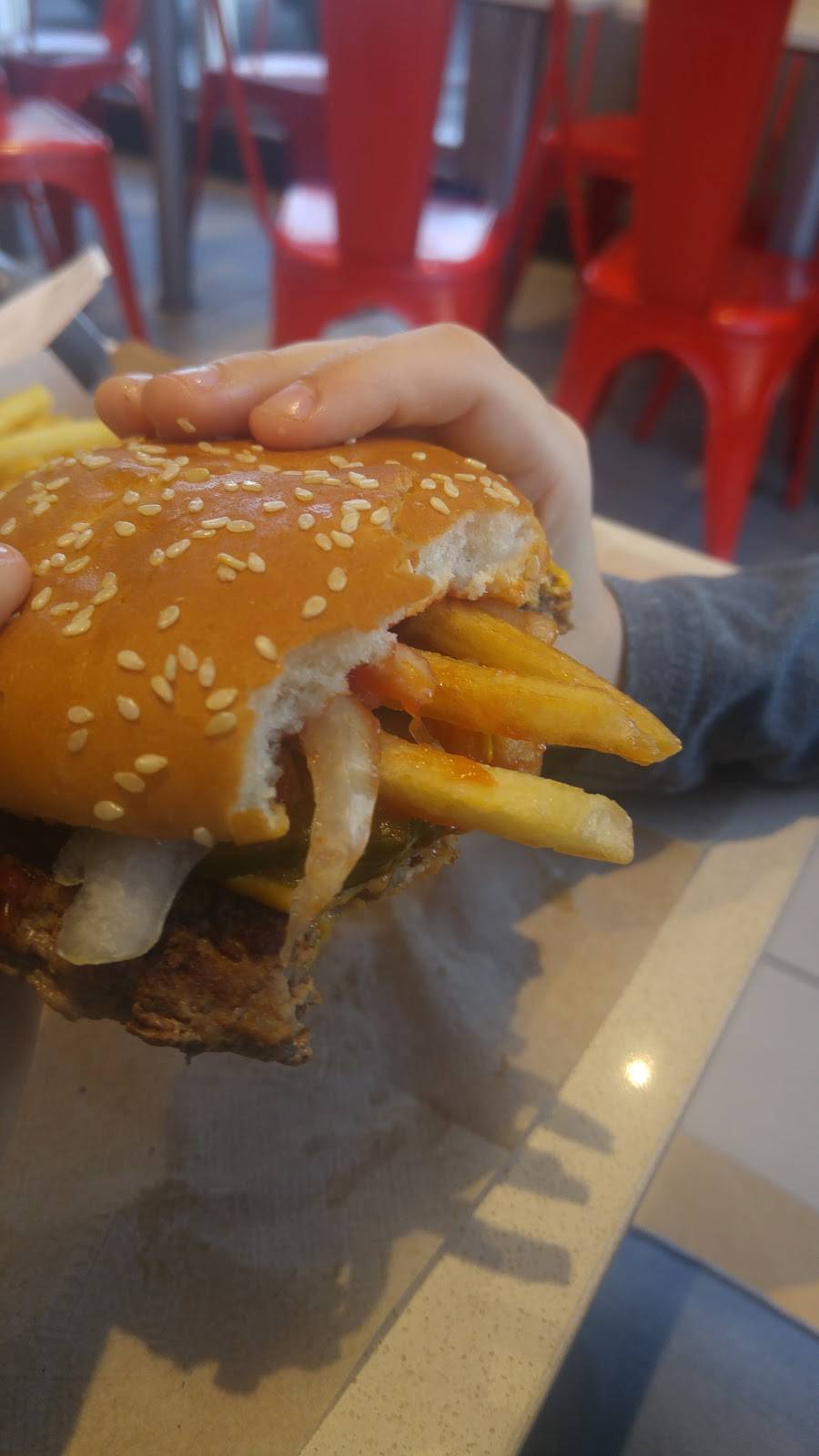 McDonalds | cafe | 508 Boulevard Cadieux, Beauharnois, QC J6N 2E9, Canada | 4502259015 OR +1 450-225-9015