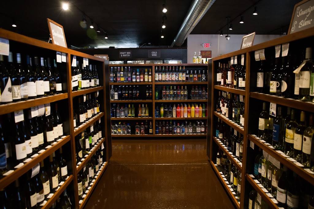 Waypoint Dock & Spirits | restaurant | 187 S 3rd Ave, Fruitport, MI 49415, USA | 2316810413 OR +1 231-681-0413