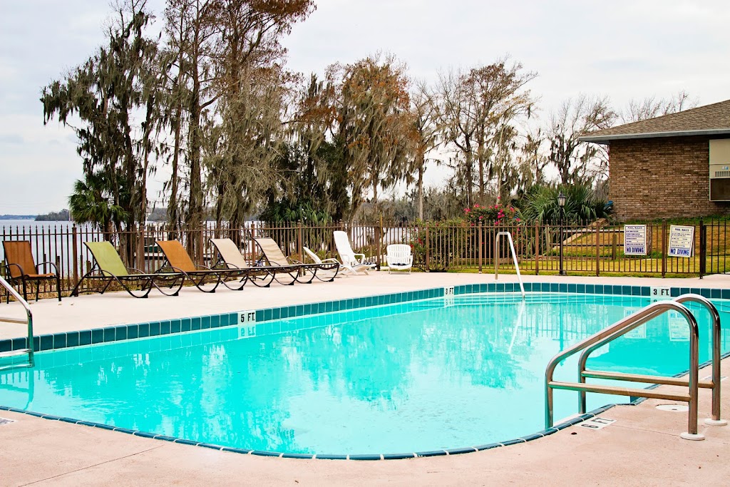 Crystal Cove Riverfront Resort & Suites Palatka | restaurant | Riverfront Resort Drive, 133 Crystal Cove Dr, Palatka, FL 32177, USA | 3863251055 OR +1 386-325-1055