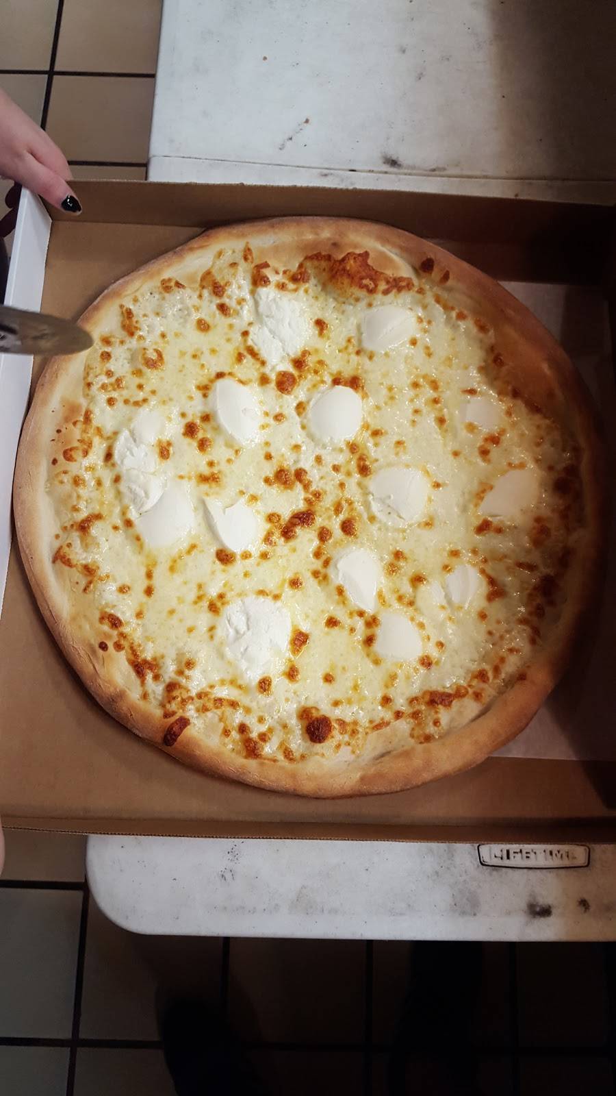 Antonios Pizzeria | restaurant | 1030 Bridge Plz # 2 , Rosendale, NY 12472, Kingston, NY 12401, USA | 8456583118 OR +1 845-658-3118