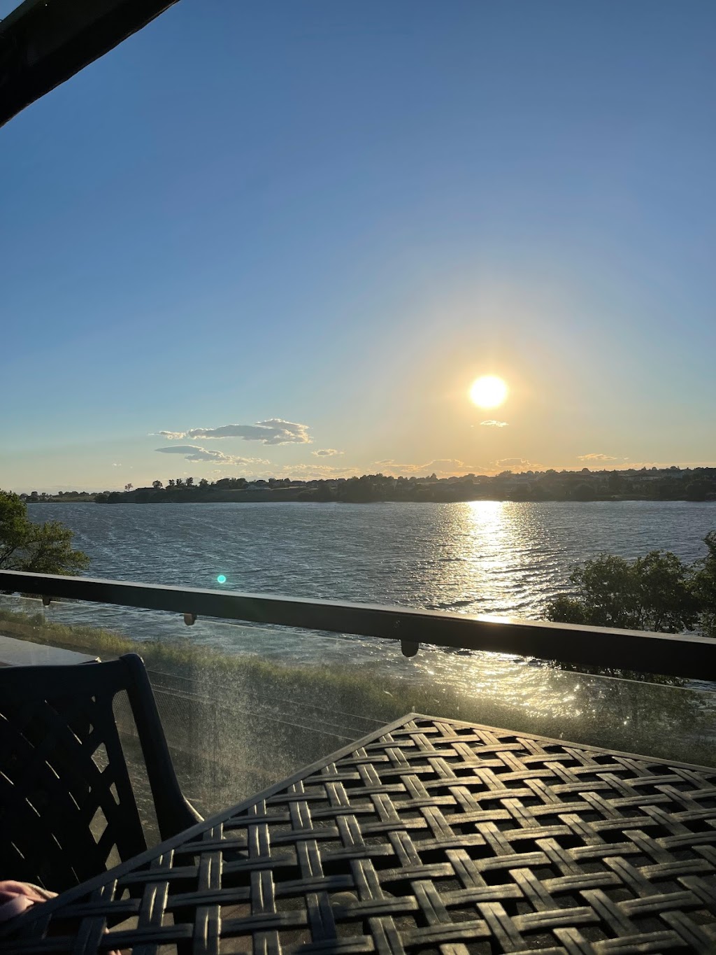 Michaels on the Lake | restaurant | 910 W Broadway Ave, Moses Lake, WA 98837, USA | 5097651611 OR +1 509-765-1611