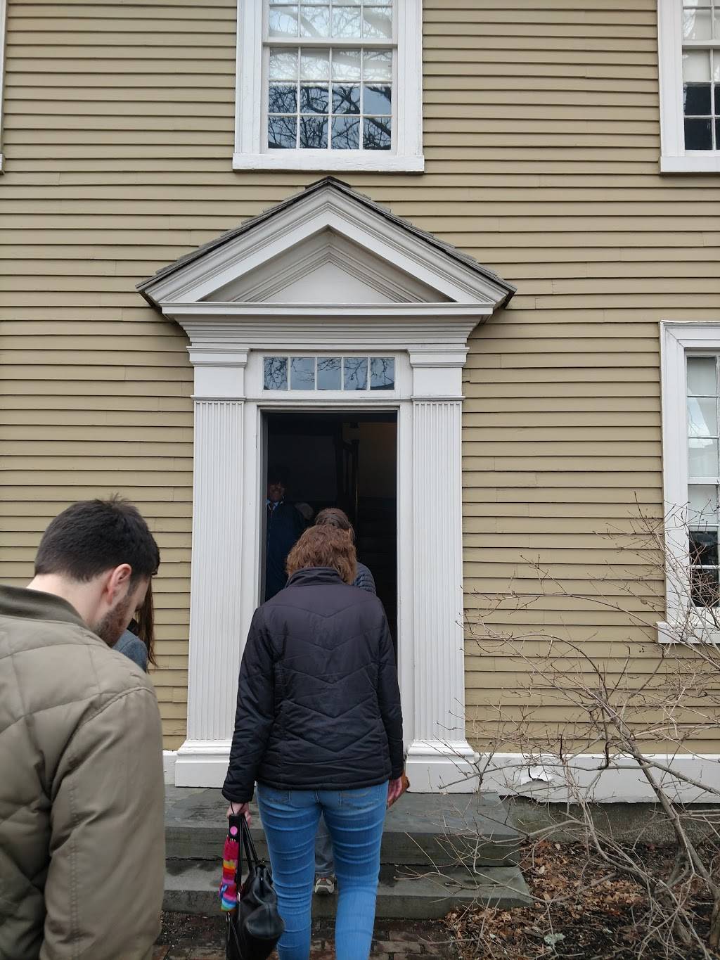 Olde Main Street Pub | restaurant | 121 Essex St, Salem, MA 01970, USA | 9785948188 OR +1 978-594-8188