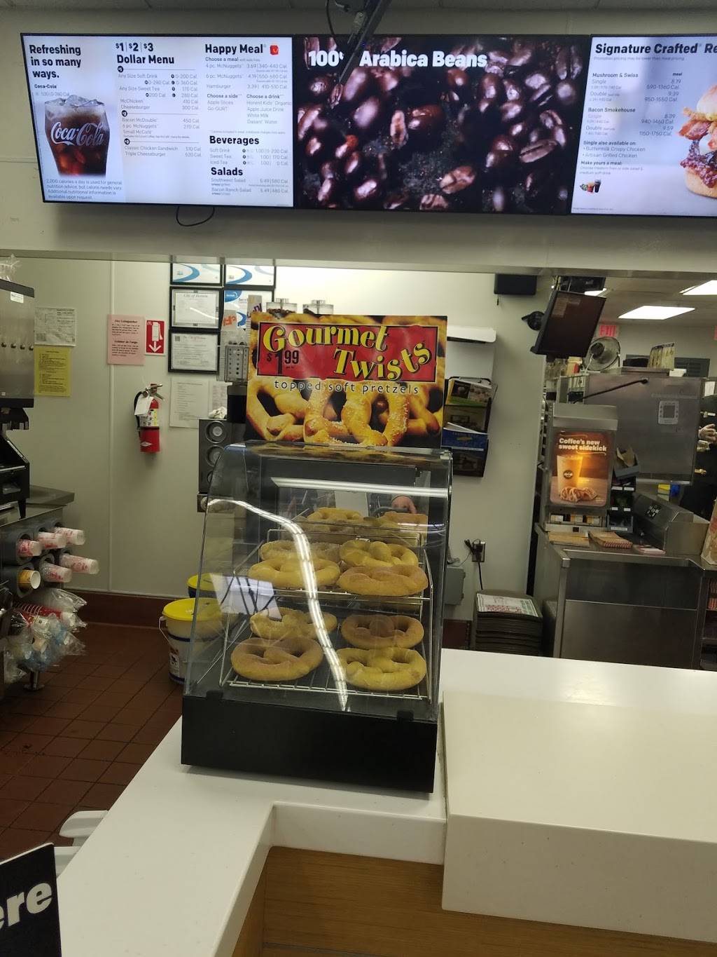 McDonalds | cafe | 2850 W University Drive, Denton, TX 76201, USA | 9403810325 OR +1 940-381-0325