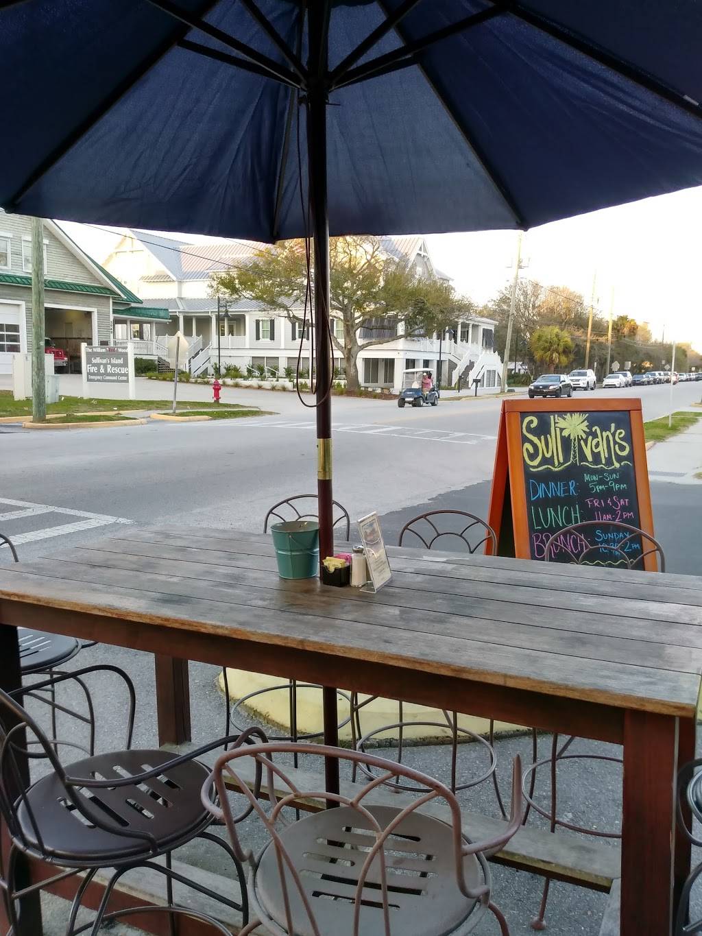 Sullivans Restaurant | restaurant | 2019 Middle St, Sullivans Island, SC 29482, USA | 8438833222 OR +1 843-883-3222