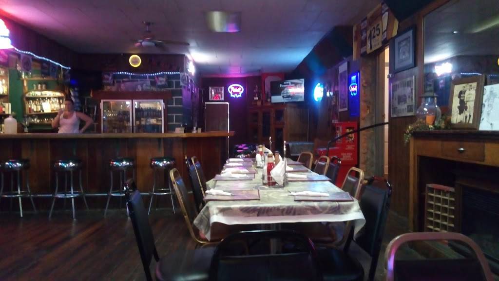 Fat Heads Family Restaurant | restaurant | 218 Washington St, Republic, OH 44867, USA | 4195854263 OR +1 419-585-4263