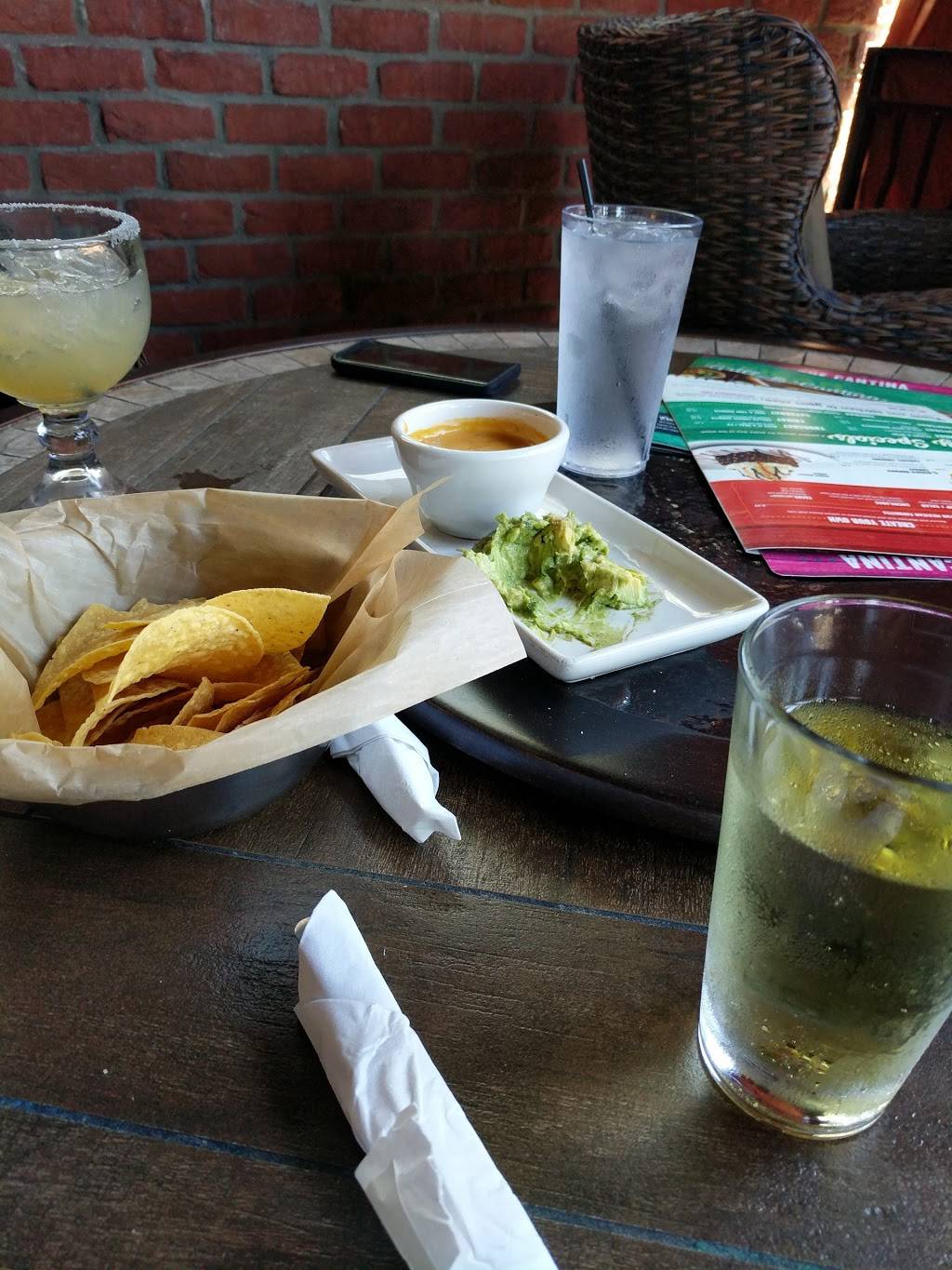 On The Border Mexican Grill & Cantina | restaurant | 298 E Via Rancho Pkwy, Escondido, CA 92025, USA | 7602339777 OR +1 760-233-9777