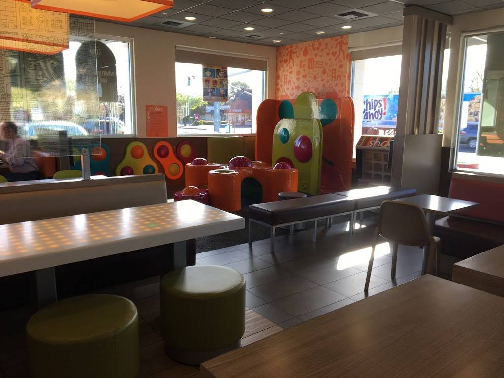 McDonalds | cafe | 1691 Monument Blvd, Concord, CA 94520, USA | 9256807267 OR +1 925-680-7267