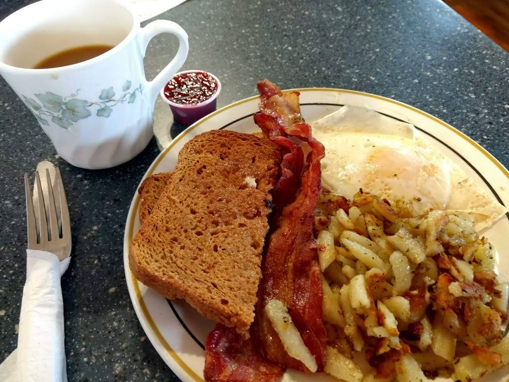 Country Sisters Coffee Plus | restaurant | 6368 Side Rd 15, Moorefield, ON N0G 2K0, Canada | 5196982845 OR +1 519-698-2845