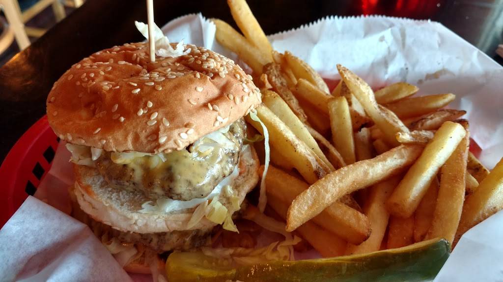 New Hudson Inn | restaurant | 56870 Grand River Ave, New Hudson, MI 48165, USA | 2484376383 OR +1 248-437-6383