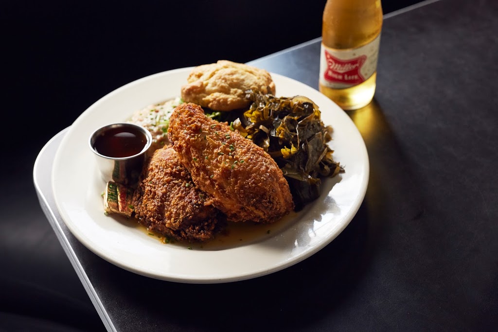 Trinas Starlite Lounge | restaurant | 3 Beacon St, Somerville, MA 02143, USA | 6175760006 OR +1 617-576-0006