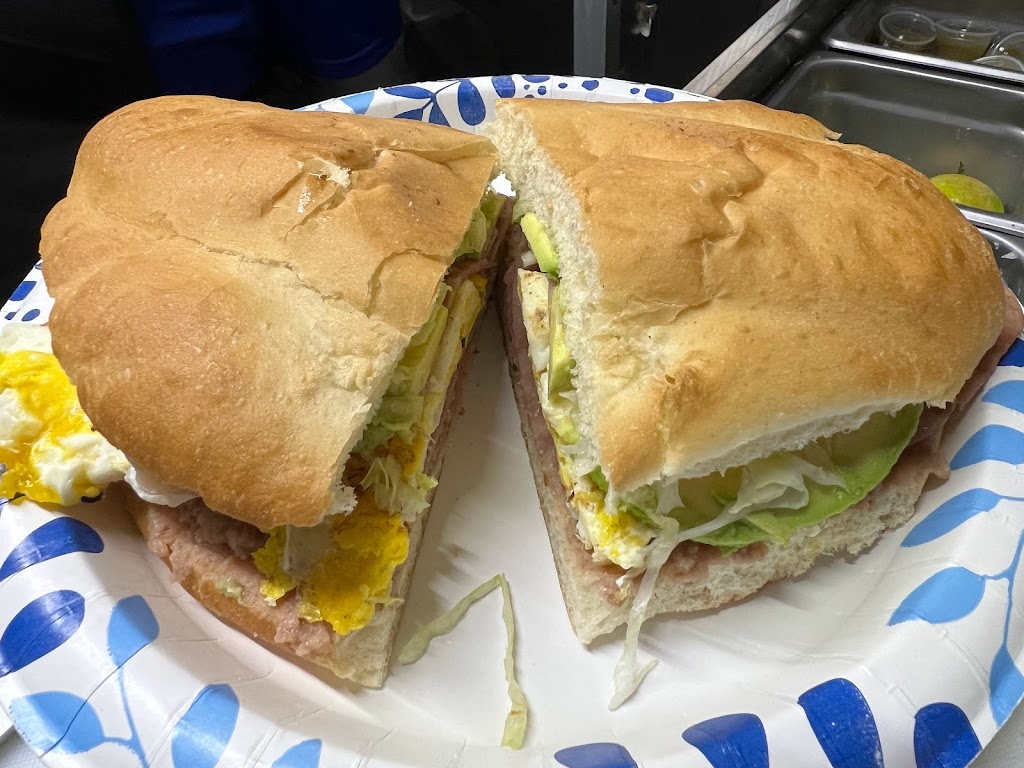 Taqueria La Reyna | restaurant | S Mendenhall Rd, Memphis, TN 38115, USA | 9012397190 OR +1 901-239-7190