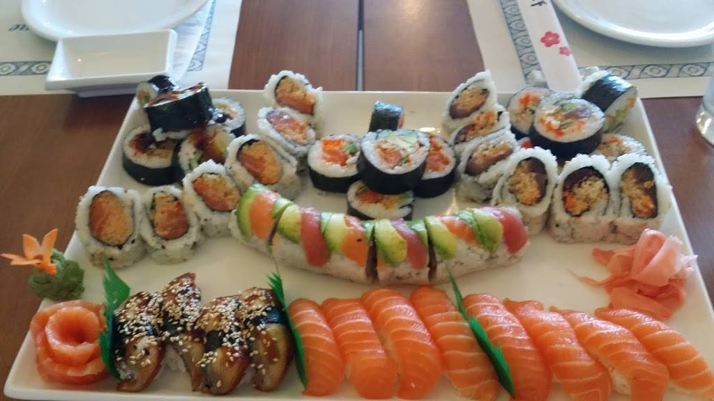 Restaurant Sumo Sushi | restaurant | 1300 Bd St Jean Baptiste, Pointe-aux-Trembles, QC H1B 4A4, Canada | 5146452888 OR +1 514-645-2888