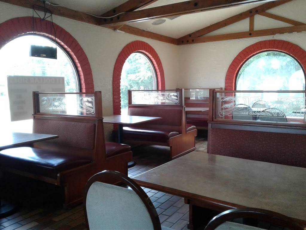 Oinkys Pork Chop Heaven | restaurant | 22483 Emery Rd, North Randall, OH 44128, USA | 2163652800 OR +1 216-365-2800