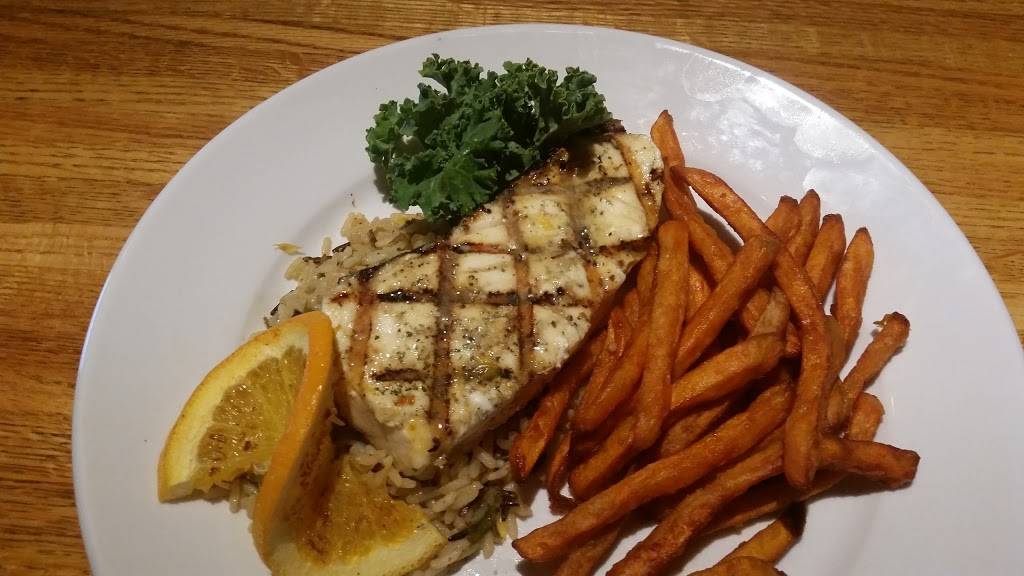 Alamo Steakhouse & Saloon | restaurant | 700 Broadway Ave, Mattoon, IL 61938, USA | 2172347337 OR +1 217-234-7337