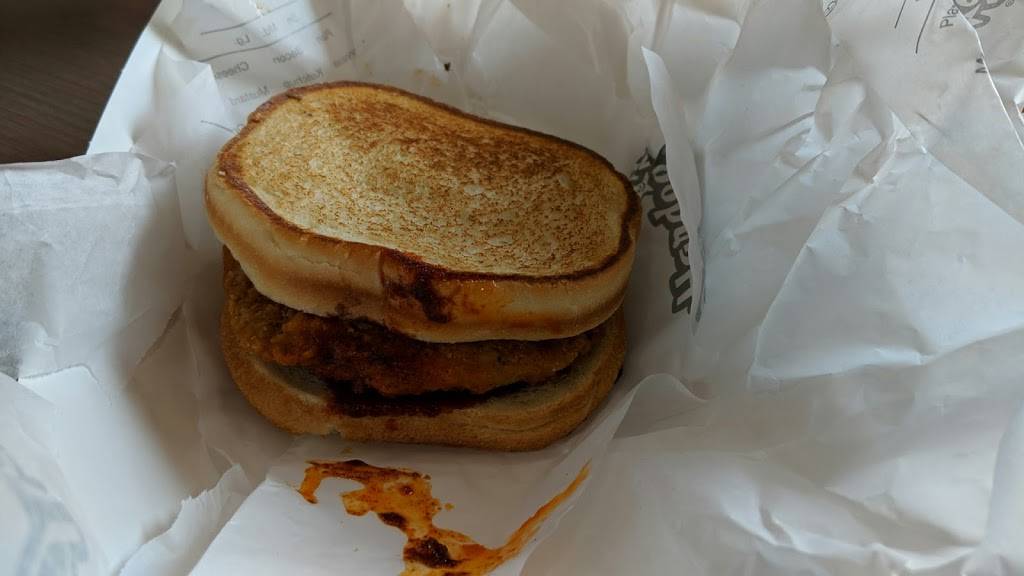 Hardees | restaurant | 718 Nursery Rd, Linthicum Heights, MD 21090, USA | 4106090870 OR +1 410-609-0870