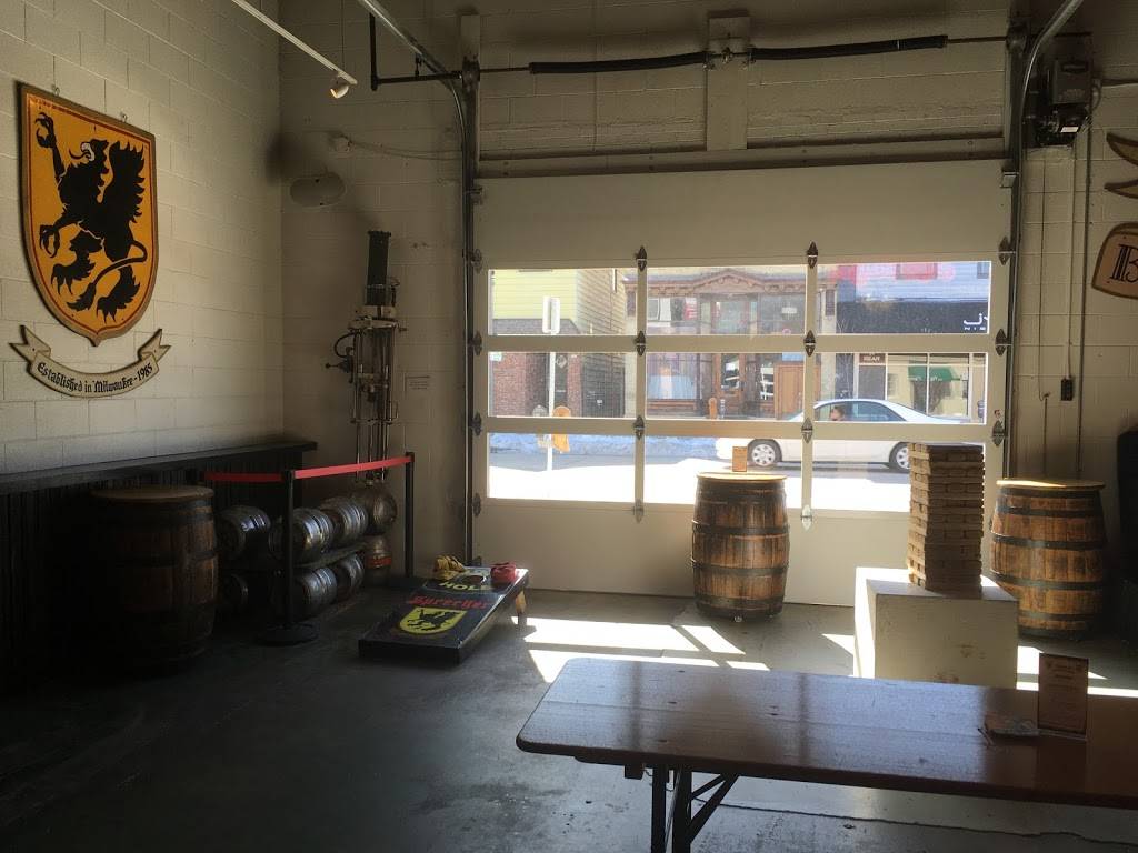 Sprecher Walker’s Point Tap Room | restaurant | 706 S 5th St, Milwaukee, WI 53204, USA | 4149642739 OR +1 414-964-2739