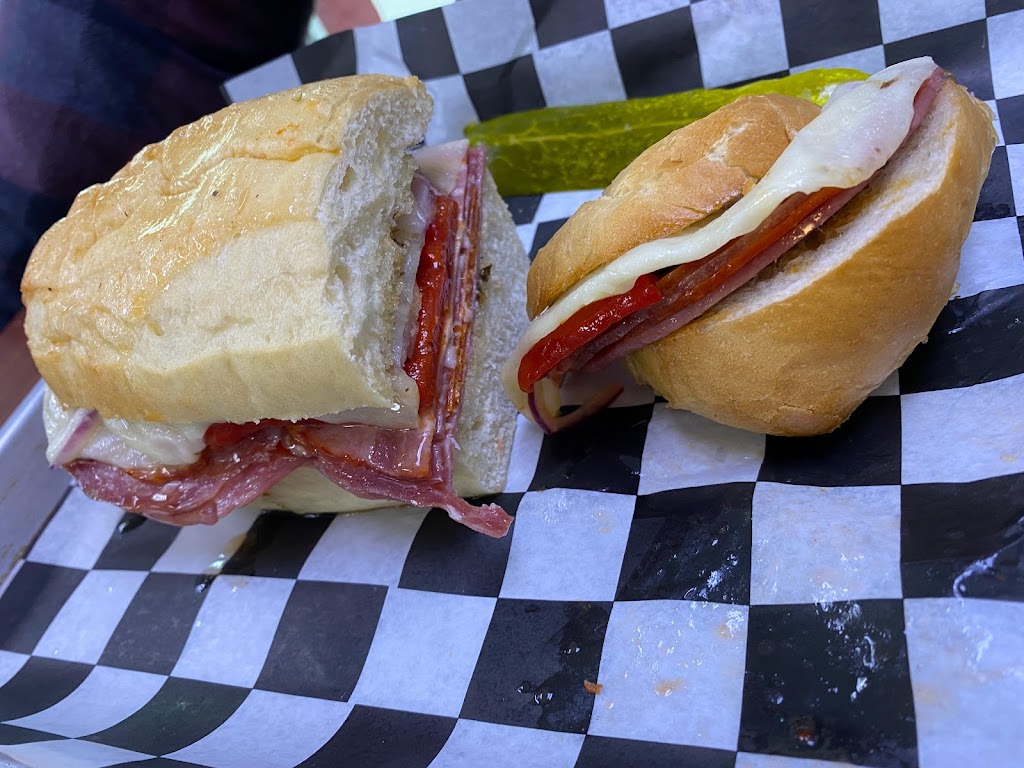 Paparazzi Gourmet Deli | meal takeaway | 2810 Thomas Dr, Panama City Beach, FL 32408, USA | 8505888244 OR +1 850-588-8244