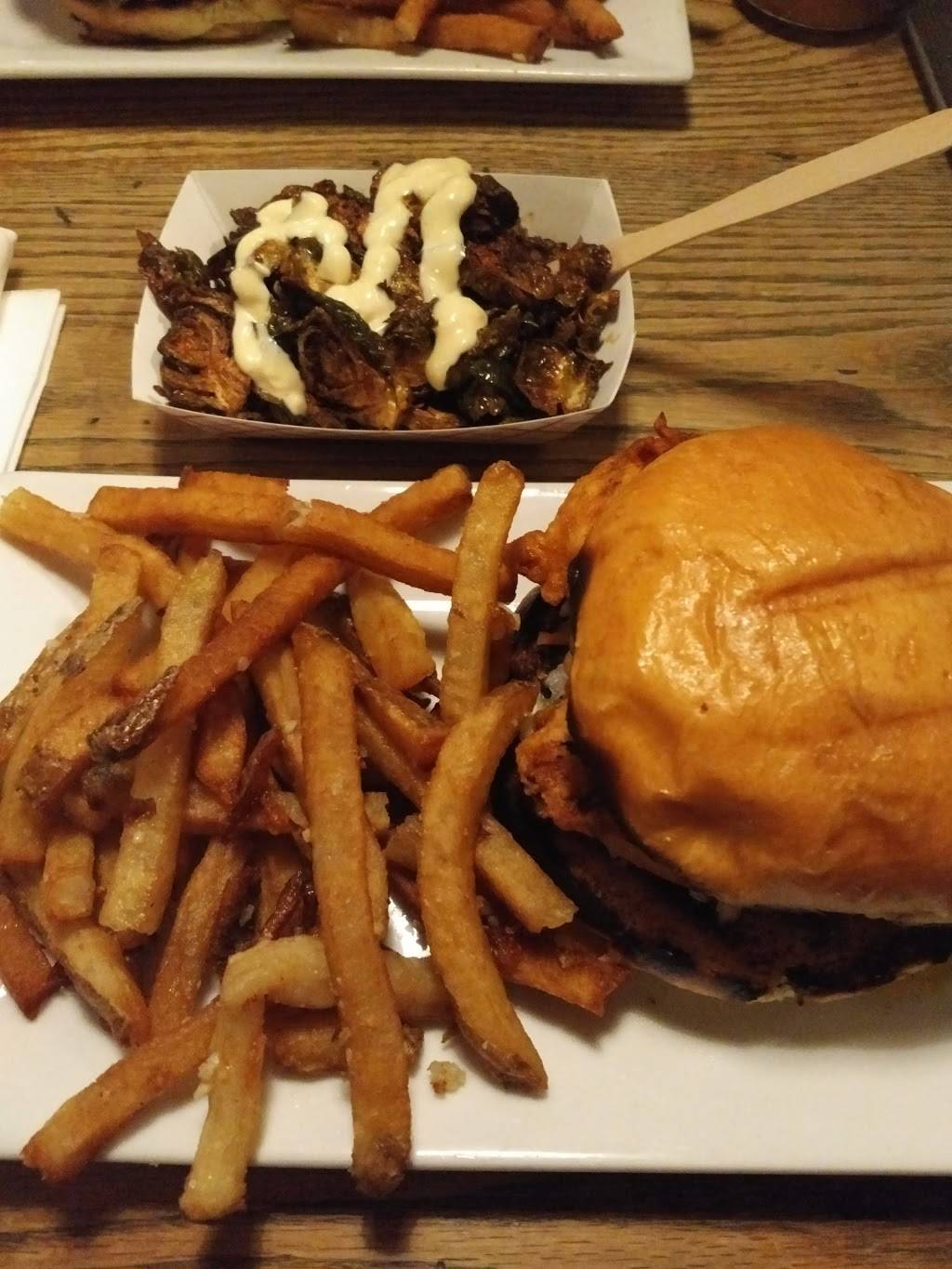 DC9 Nightclub | night club | 1940 9th St NW, Washington, DC 20001, USA | 2024835000 OR +1 202-483-5000