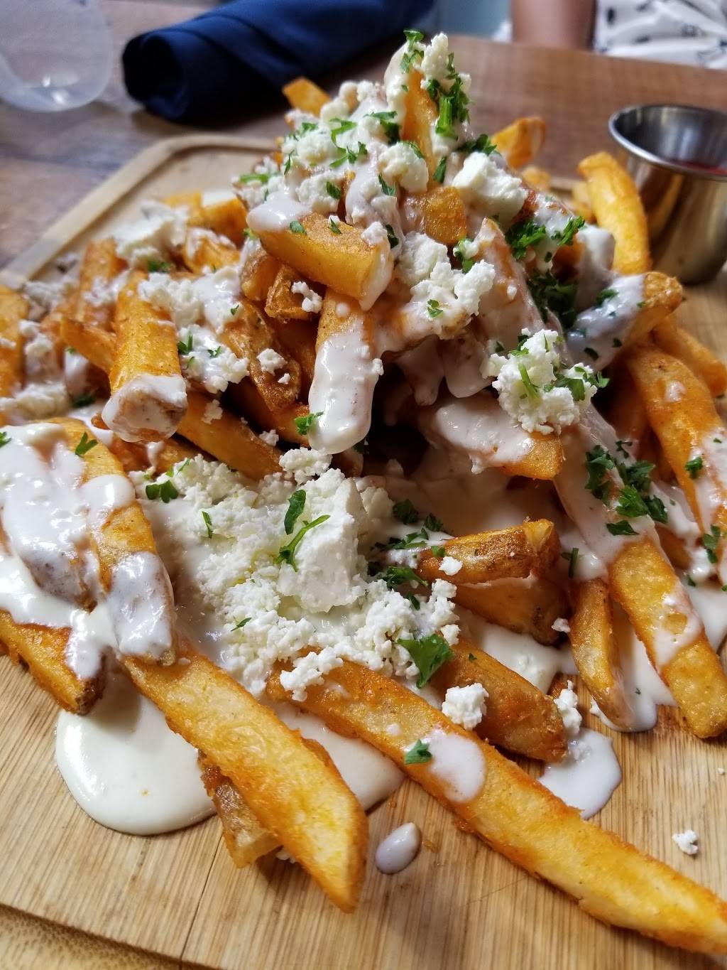 Hamptons818 | restaurant | 14917 Ventura Blvd, Sherman Oaks, CA 91403, USA | 8185012700 OR +1 818-501-2700