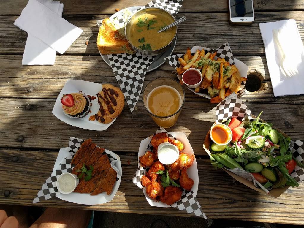 Hella Vegan Eats | restaurant | 411 26th St, Oakland, CA 94612, USA | 5104806777 OR +1 510-480-6777