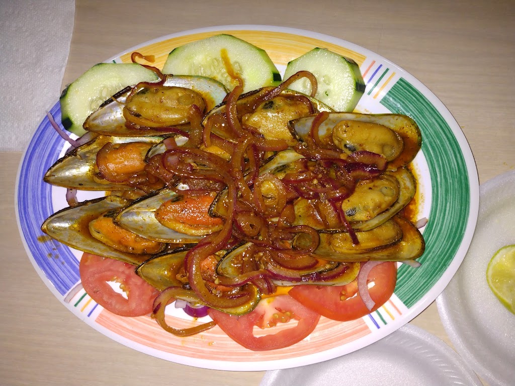 Las Islitas | restaurant | 918 W Plantation Dr, Clute, TX 77531, USA | 9794872909 OR +1 979-487-2909