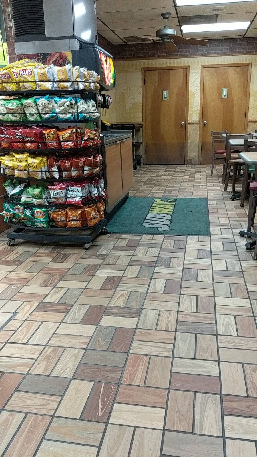 Subway | restaurant | 2560 TX-71, Columbus, TX 78934, USA | 9797328666 OR +1 979-732-8666