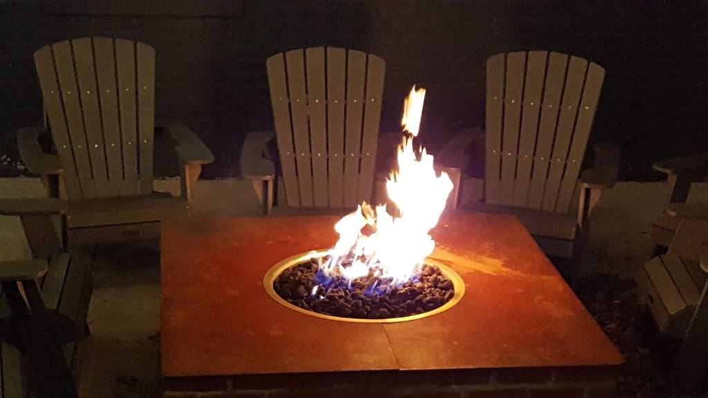 Brewers Tap & Table | restaurant | 256 Moody St, Waltham, MA 02453, USA | 7812223233 OR +1 781-222-3233