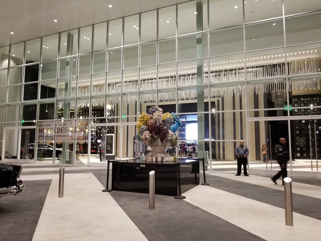 Hollywood Park Casino | restaurant | 3883 W Century Blvd, Inglewood, CA 90303, USA | 3103302800 OR +1 310-330-2800