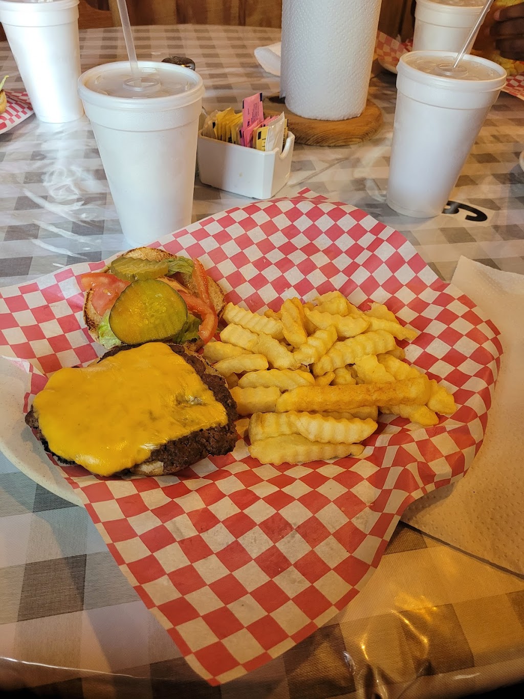 Ole Hickory | restaurant | 30163 Railroad St, Angie, LA 70426, USA | 9852617017 OR +1 985-261-7017