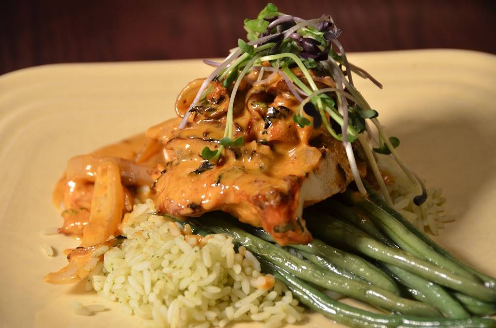 Saloon | restaurant | 112 E College St, Iowa City, IA 52240, USA | 3193543837 OR +1 319-354-3837