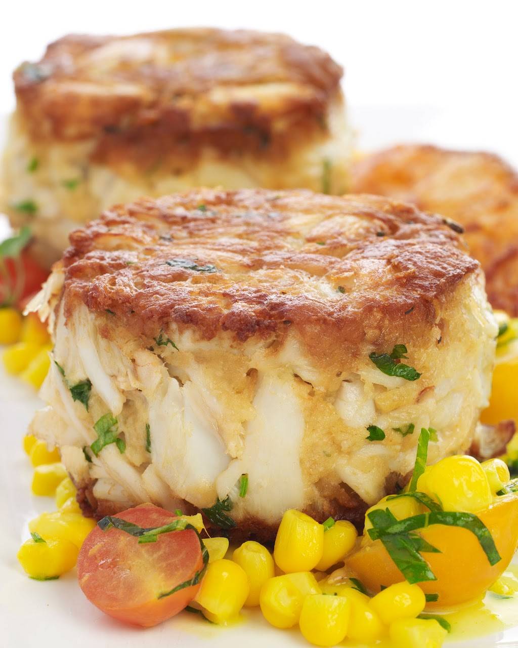 Clydes Tower Oaks Lodge | restaurant | 2 Preserve Pkwy, Rockville, MD 20852, USA | 3012940200 OR +1 301-294-0200