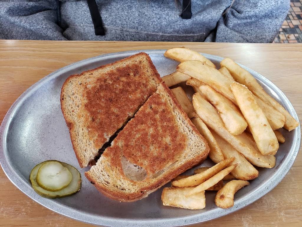 Choo Choo Grill | restaurant | 1209 Plainfield Ave NE, Grand Rapids, MI 49505, USA | 6167748652 OR +1 616-774-8652